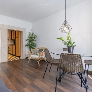 Alfama's Heart By Lovelystay Apartment