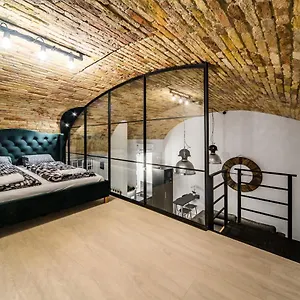  Apartment Spacious Loft In The Heart Of Downtown Hungary