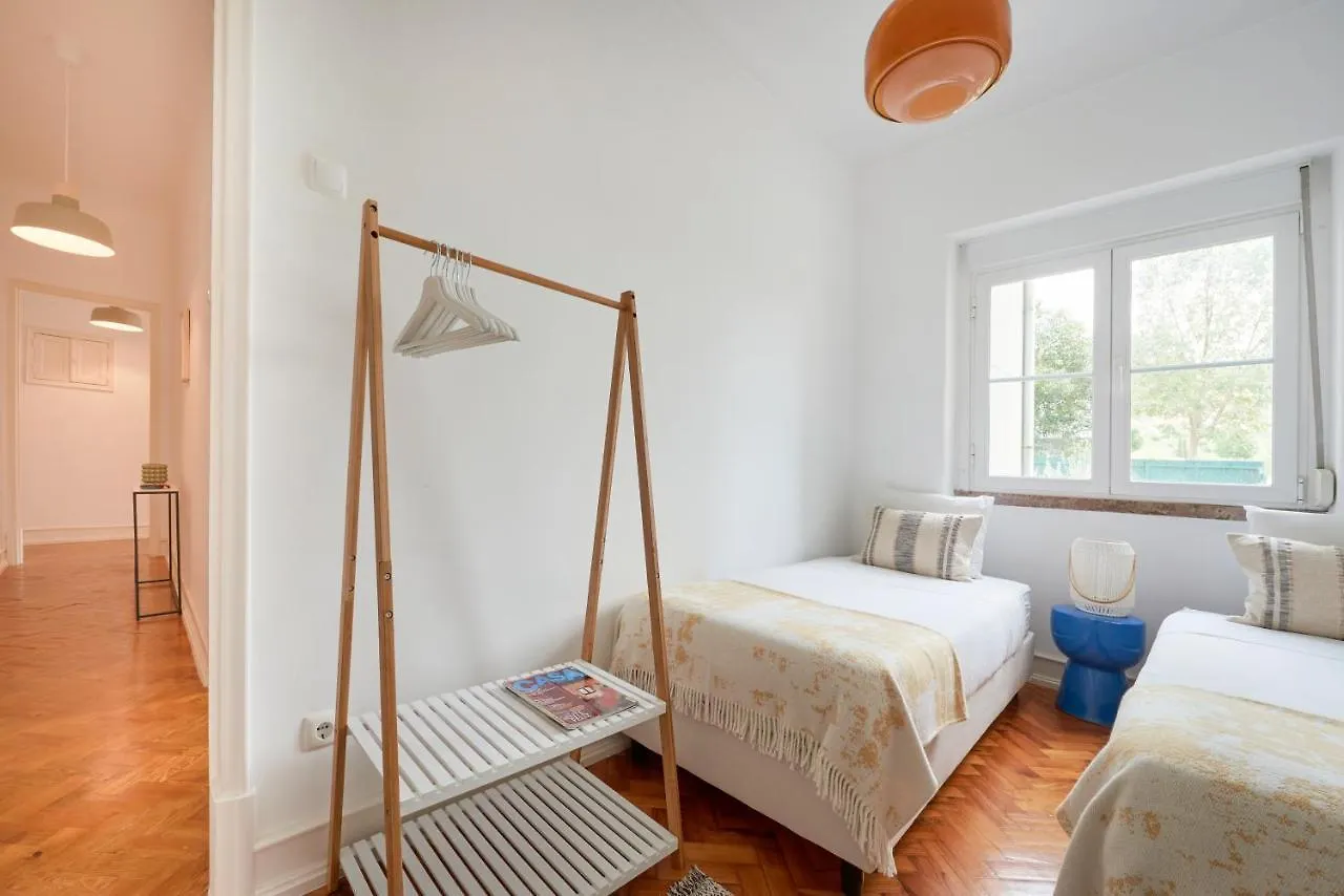 Light-Filled & Renovated Apartment, By Timecooler Lisbon Apartment